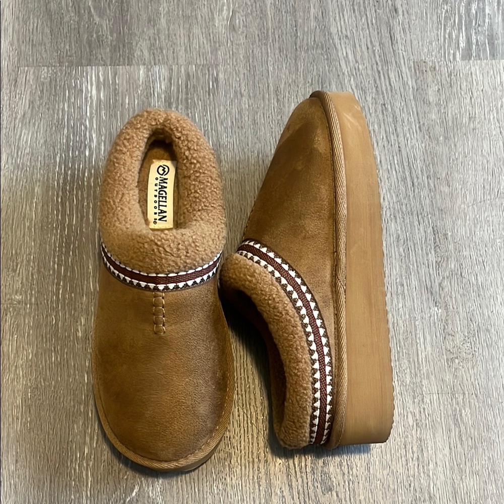 Magellan Brown Shearling Slippers-Barely Worn - Picture 4 of 9